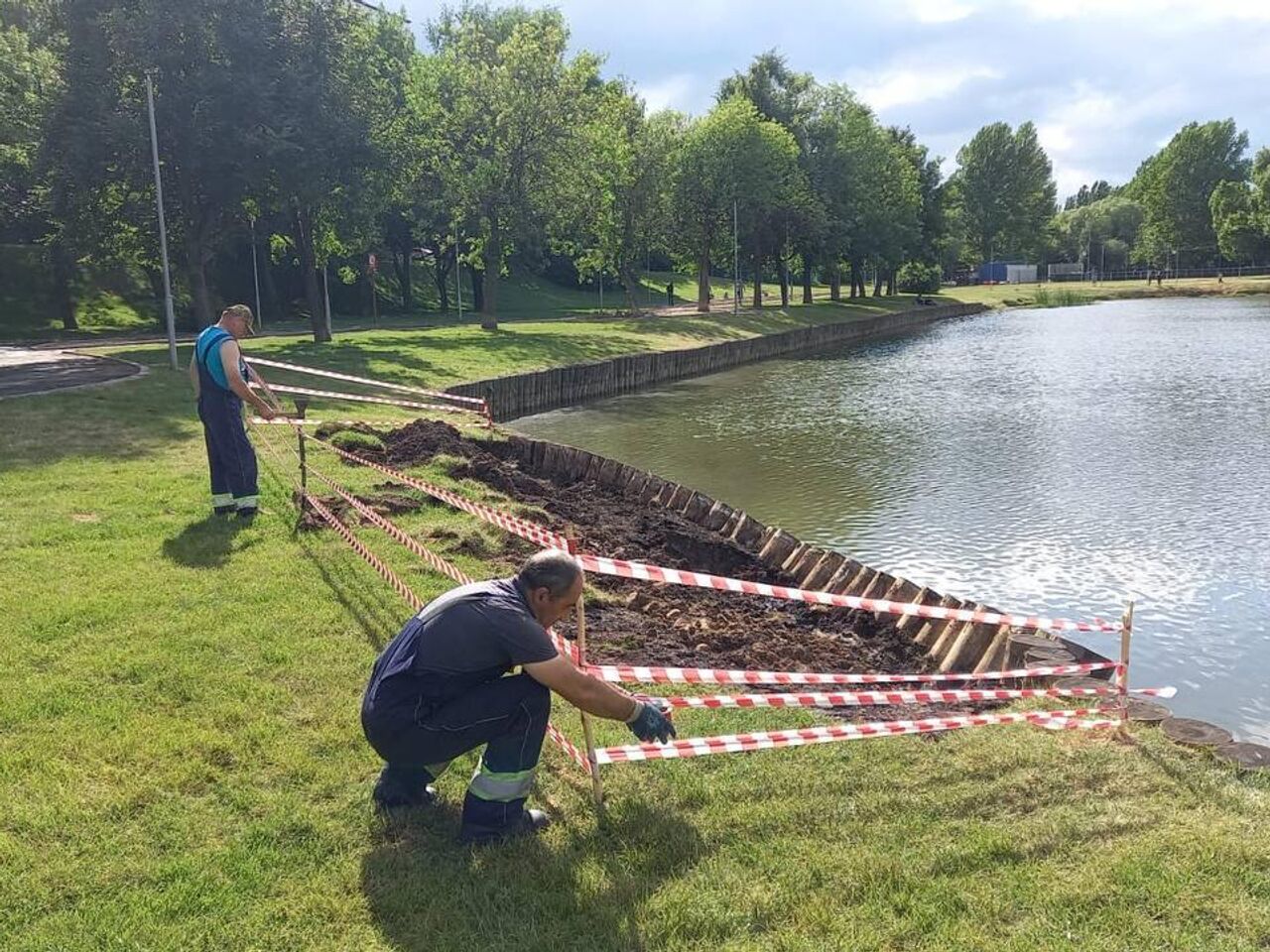 Мосводосток приступил к укреплению берегов пруда в Чертаново - РИА Новости,  13.07.2022