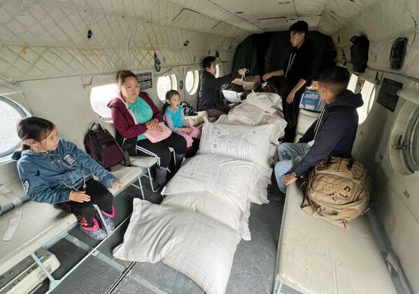 Эвакуация людей из подтопленных районов Якутии в результате паводка