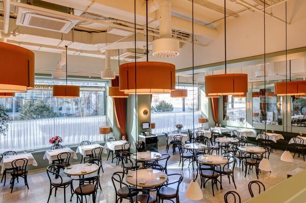 Интерьер ресторана Frantsuza Bistrot в Санкт-Петербурге Интерьер ресторана Frantsuza Bistrot в Санкт-Петербурге