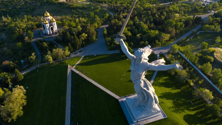 Монумент Родина-мать зовет! на Мамаевом кургане после реставрации