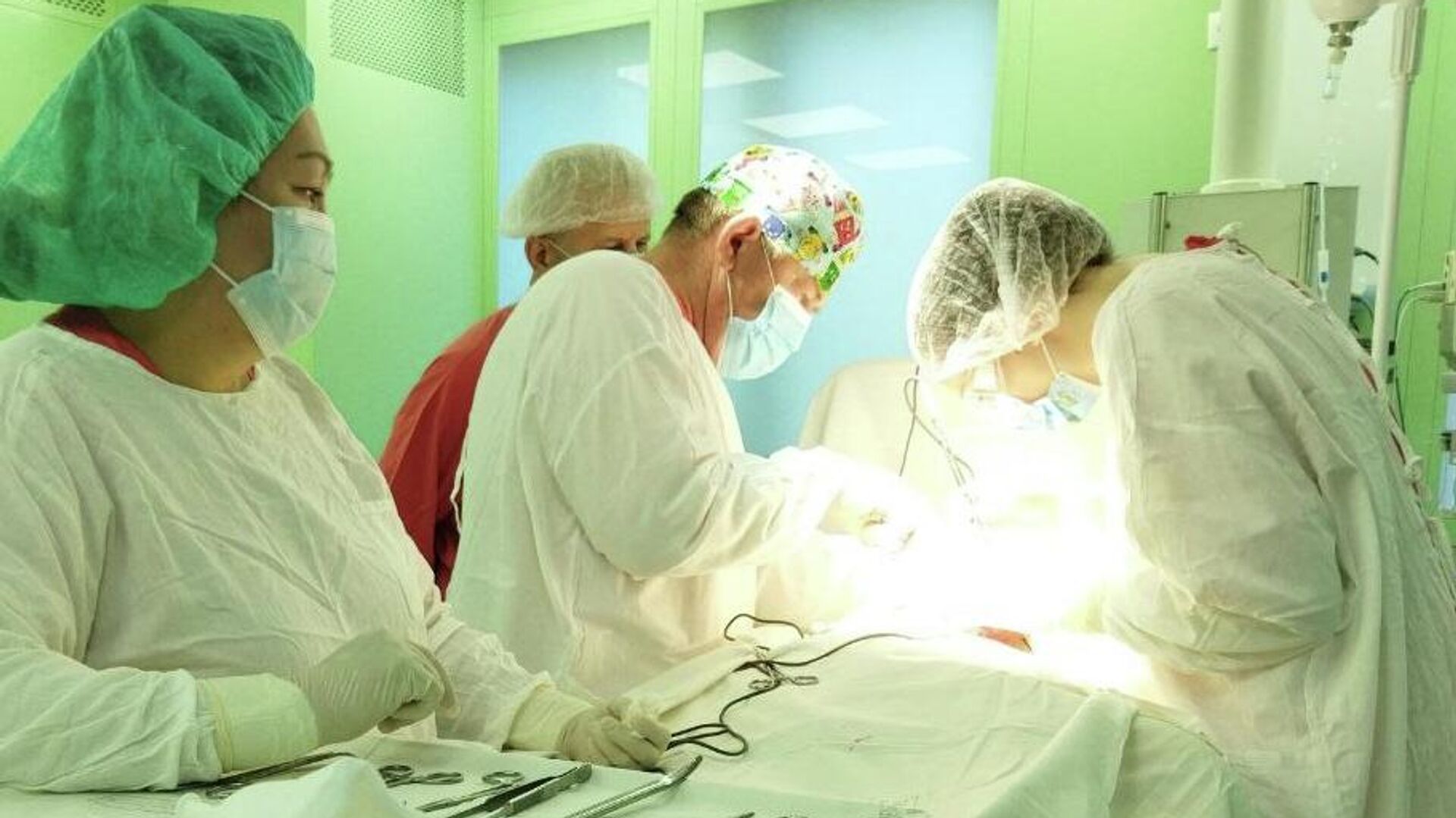 Операцию по удалению опухоли у 10-месячного ребенка провели в Подмосковье - РИА Новости, 1920, 15.07.2022
