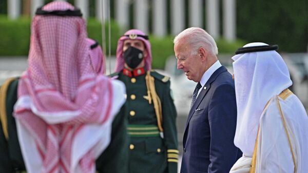 Президент США Джо Байден в Международном аэропорту имени короля Абдул-Азиза, Саудовская Аравия