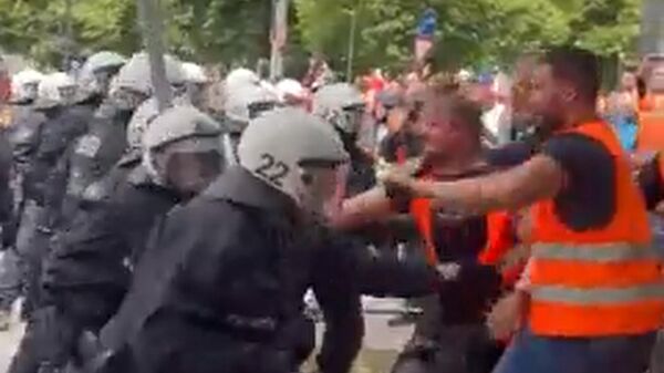 Слезоточивый газ и драки с полицией – протесты в ФРГ из-за повышения цен