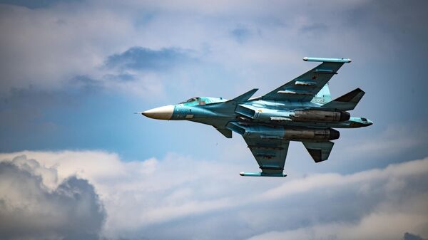 Истребитель-бомбардировщик Су-34 ВКС РФ в зоне проведения спецоперации