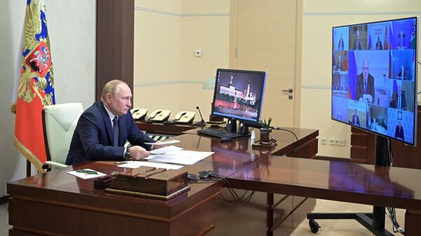 Президент РФ Владимир Путин проводит заседание Совета при президенте по стратегическому развитию и национальным проектам
