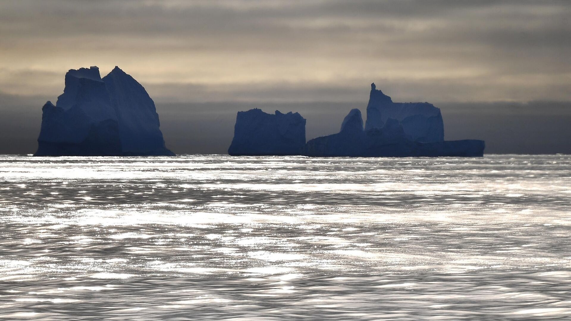 Айсберги у побережья Антарктиды в Тихоокеанком секторе Антарктики - РИА Новости, 1920, 08.09.2023