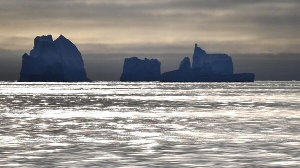 Айсберги у побережья Антарктиды в Тихоокеанком секторе Антарктики