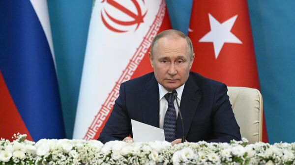 FP сравнил итоги поездок Путина и Байдена на Ближний Восток