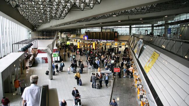 Аэропорт Франкфурта приостановил работу из-за проникновения экоактивистов