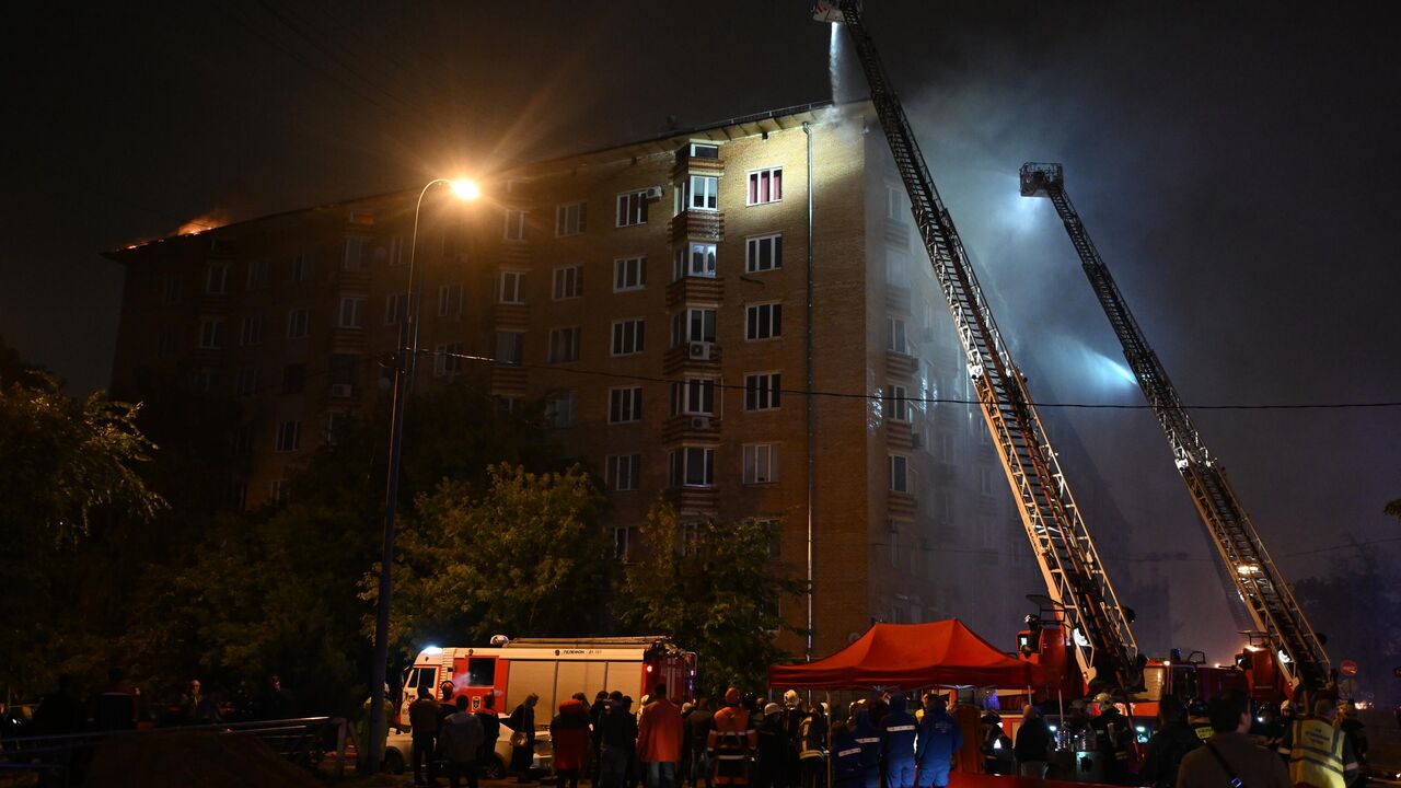 На Ленинском проспекте в Москве загорелся жилой дом - РИА Новости,  21.07.2022