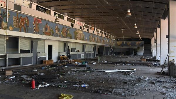 Разрушенный терминал мариупольского аэропорта