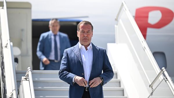 Заместитель председателя Совета безопасности России Дмитрий Медведев прибыл в Ростов-на-Дону