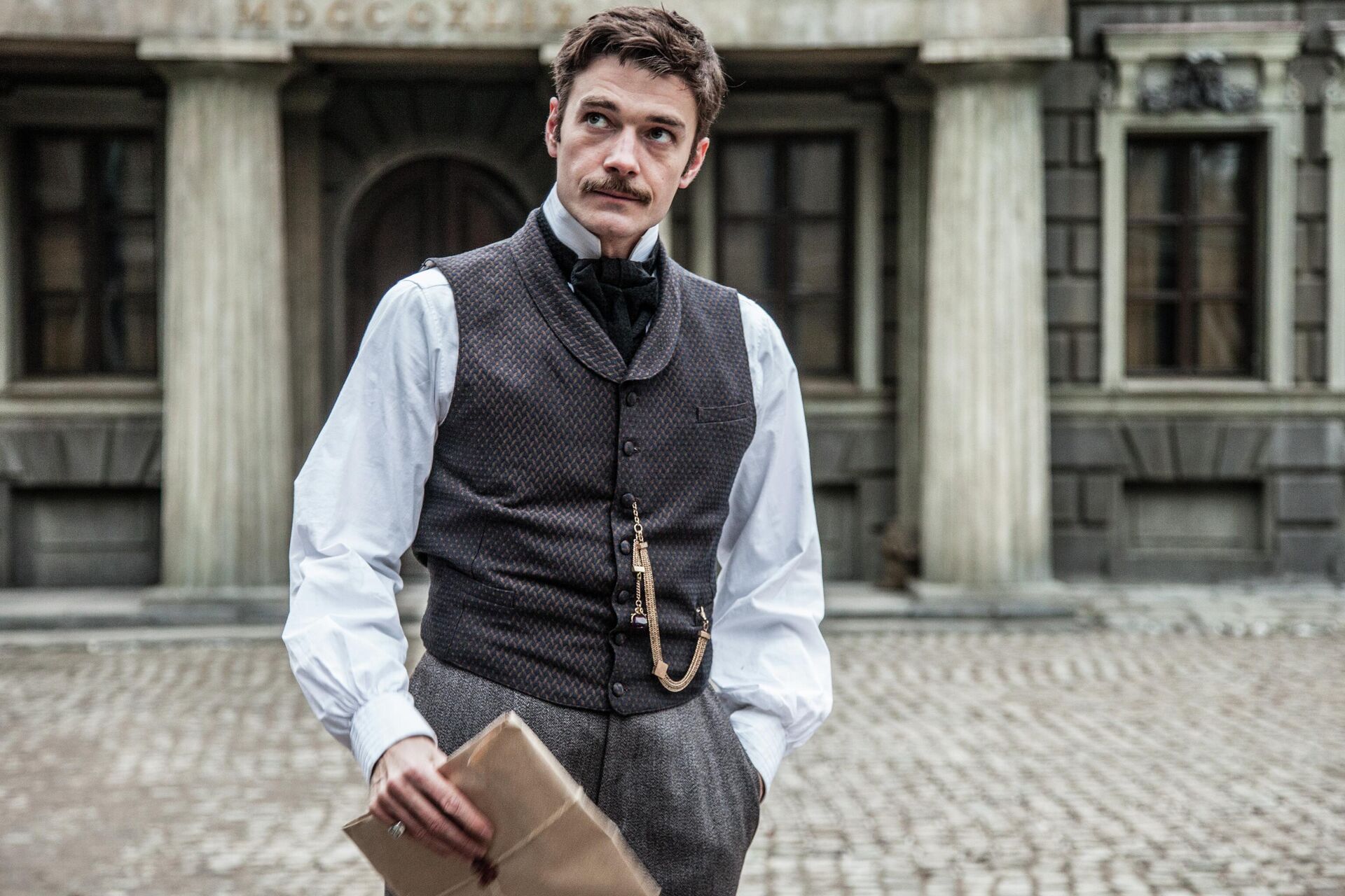 Кадр из фильма Анна Каренина. История Вронского Кадр из фильма Анна Каренина. История Вронского - РИА Новости, 1920, 13.09.2025