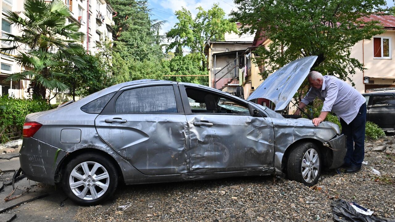 В Сочи более 50 автомобилей пострадали в результате ливней - РИА Новости,  24.07.2022