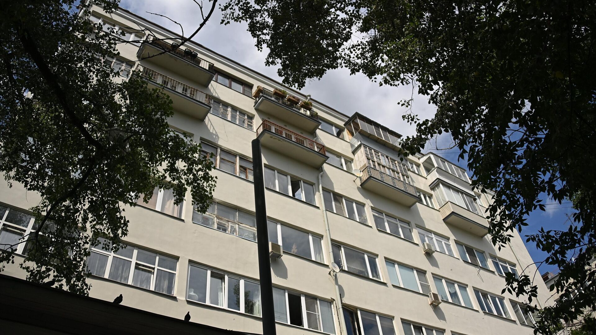 Фасад дома-коммуны на Гоголевском бульваре в Москве - РИА Новости, 1920, 26.07.2022