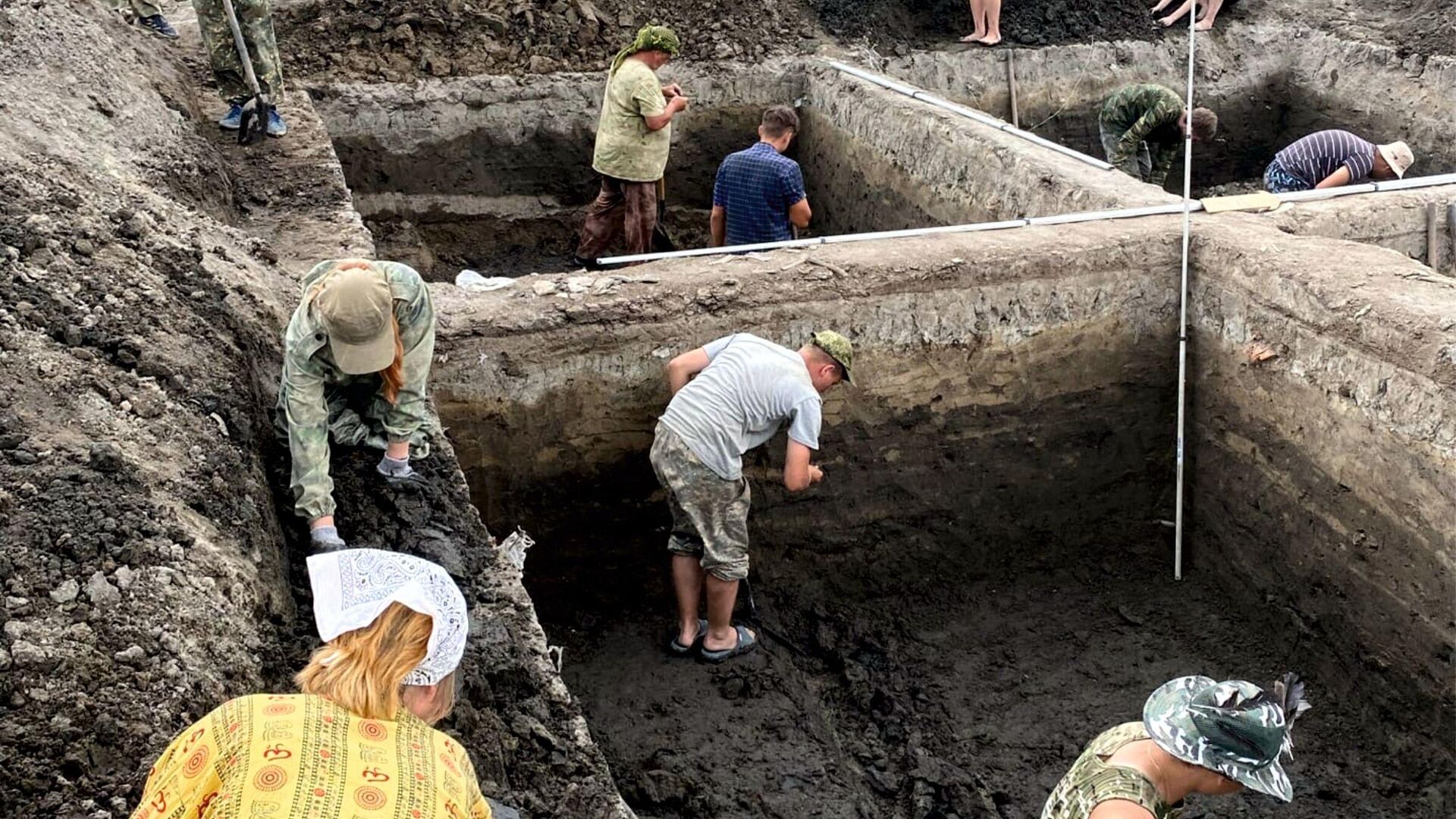 Студенты НИУ БелГУ на раскопках столицы Харазского Каганата - РИА Новости, 1920, 26.07.2022