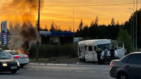 Мотоцикл сгорел ТП на Колпинском шоссе в Санкт-Петербурге