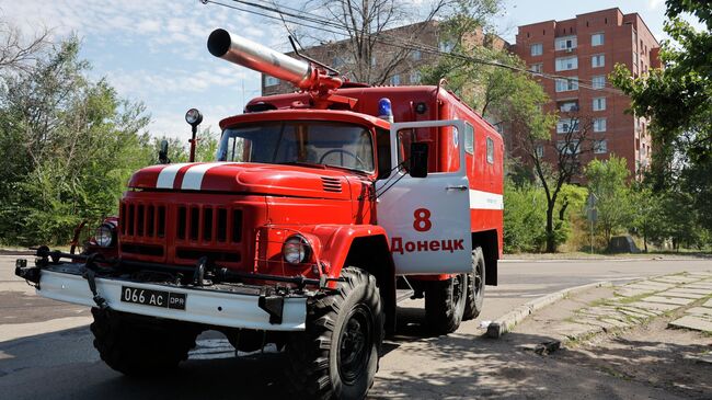 Автомобиль противопожарной службы в Донецке