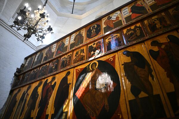 Иконостас в соборе Покрова Пресвятой Богородицы на Рву в Москве