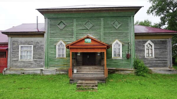 Деревня Ладва (Казыченская). Здание ДК когда-то было церковью