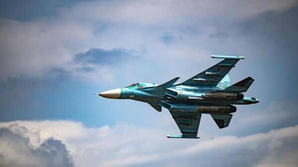 Полет истребителя-бомбардировщика Су-34 ВКС РФ в зоне спецоперации