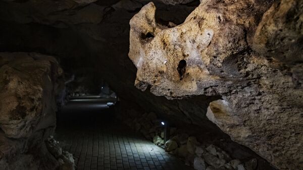 Пещера Таврида, обнаруженная во время строительства одноименной скоростной автомагистрали, соединяющей полуостров с материковой Россией