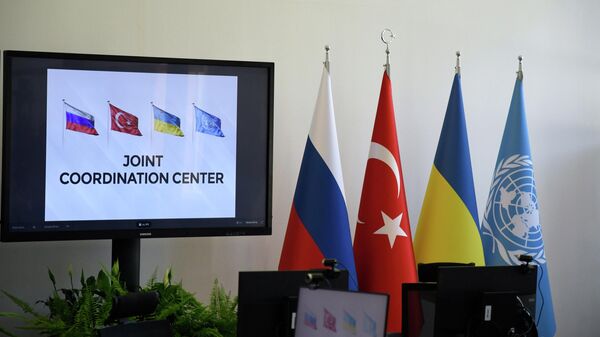 Флаги на открытии координационного центра Россия-Турция-Украина-ООН по транспортировке зерна с Украины в Университета министерства обороны Турции в Стамбуле