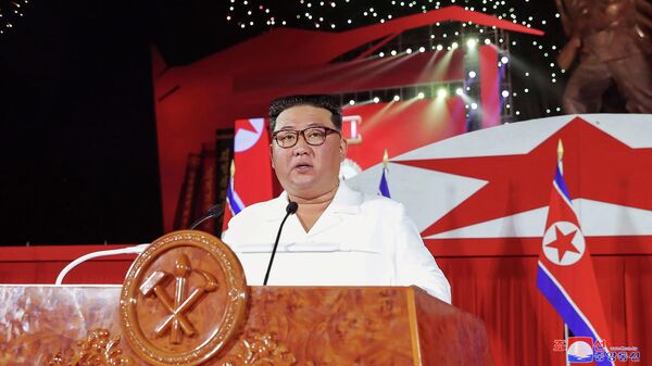 Северокорейский лидер Ким Чен Ын во время выступления на праздновании годовщины перемирия в Корейской войне
