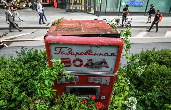 Фестиваль Цветочный джем: Тропическое лето на пешеходной зоне делового центра Москва-сити