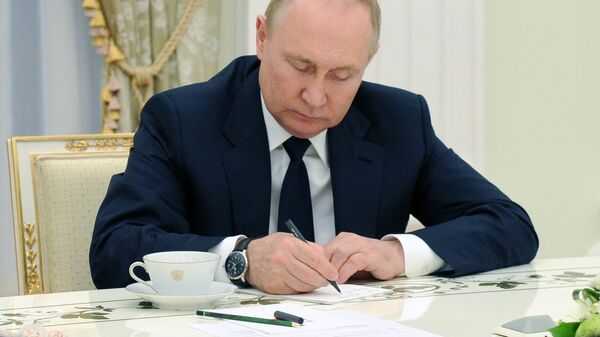 Президент РФ Владимир Путин во время встречи c победителями конкурса Лидеры России