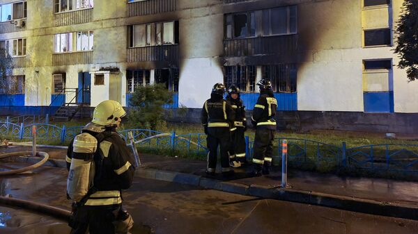 На месте возгорания в хостеле на Алма-Атинской улице в Москве
