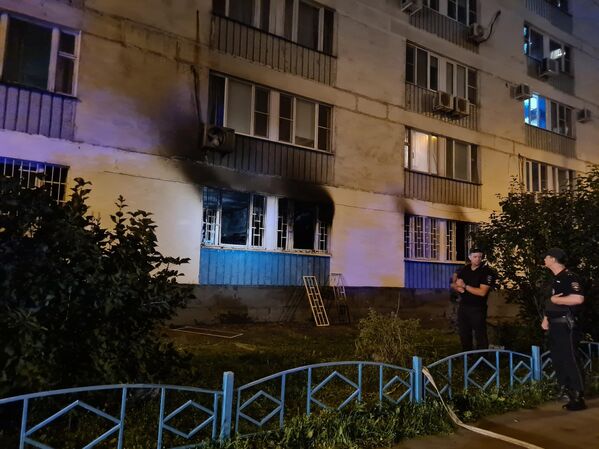 На месте возгорания в хостеле на Алма-Атинской улице в Москве
