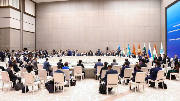 Участники заседания Совета министров иностранных дел государств-членов ШОС в Ташкенте