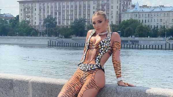Ольга Бузова в костюме тигра