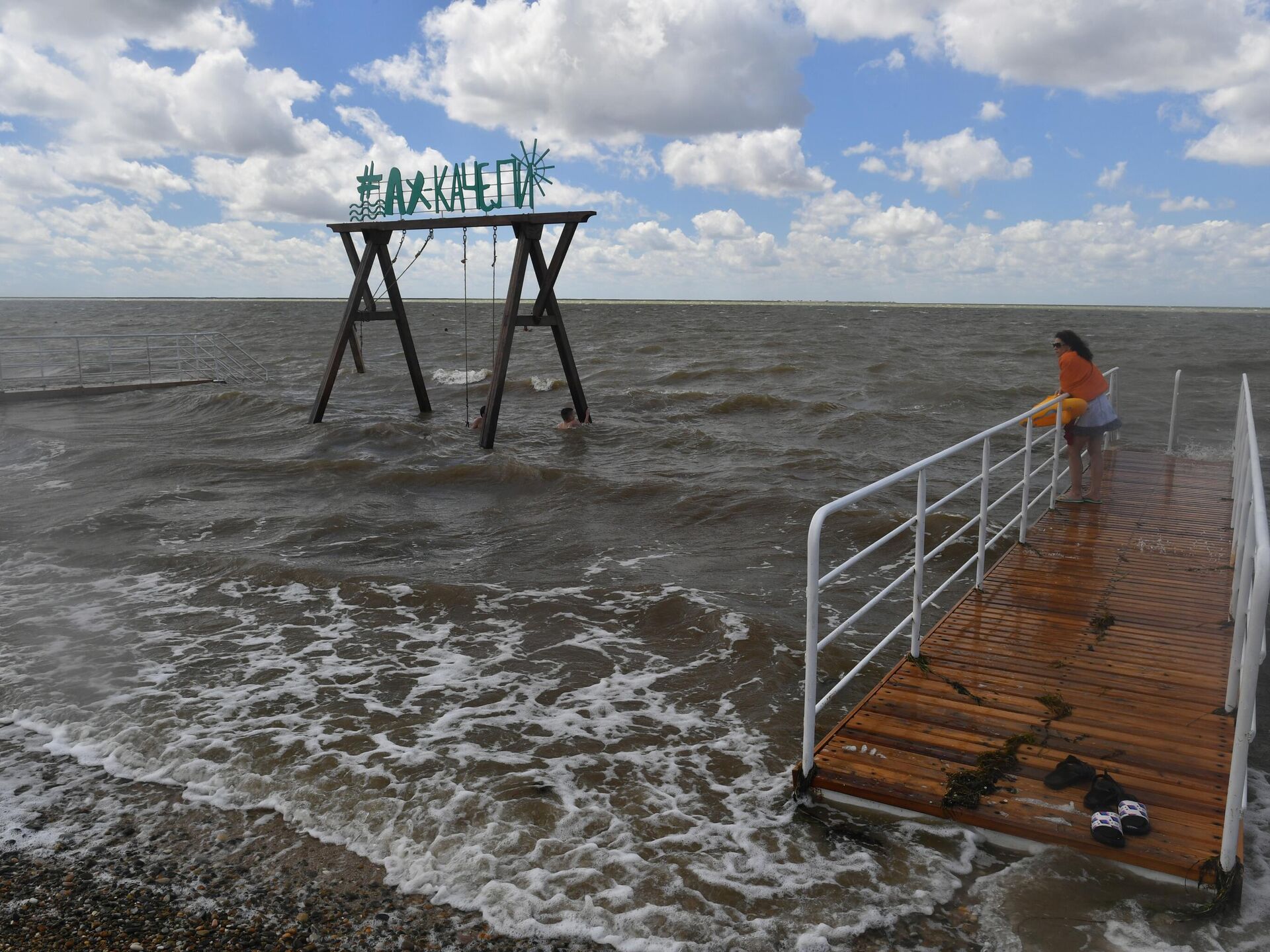 Приморско ахтарск температура азовского моря. Приморско-Ахтарск пляж 2022. Азовское море Приморско-Ахтарск. Ейск море 2022. Приморско-Ахтарск 2022.