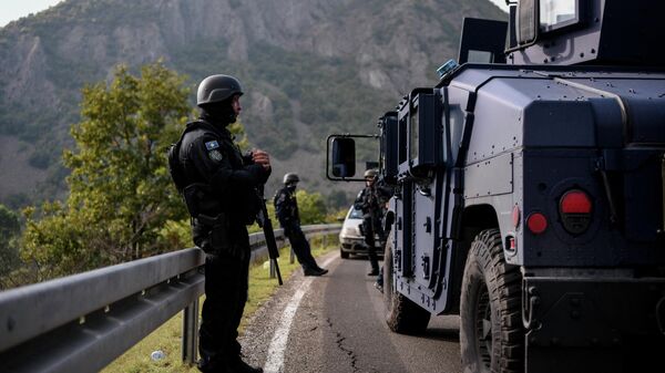 Сотрудники специального подразделения полиции Косово возле пограничного перехода Ярине. Архивное фото