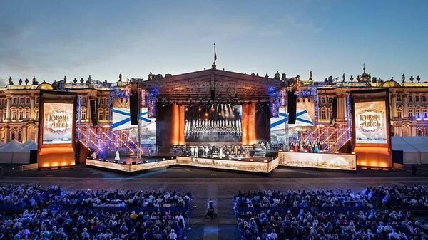 Рок-опера Юнона и Авось на Дворцовой площади Санкт-Петербурга