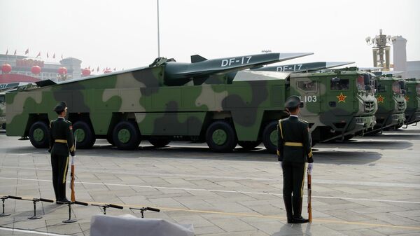 Ракеты DF-17 во время военного парада в Пекине