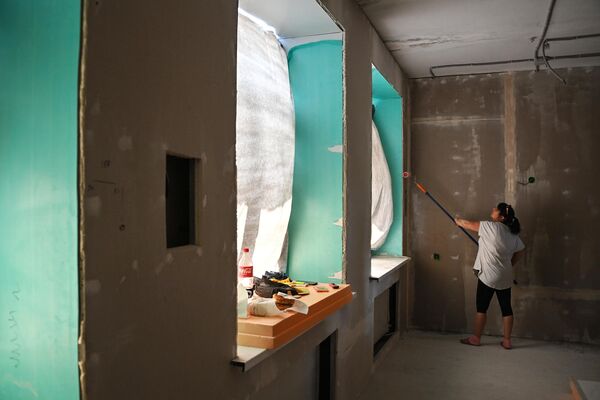 Восстановительные работы в здании школа №4 в Волновахе