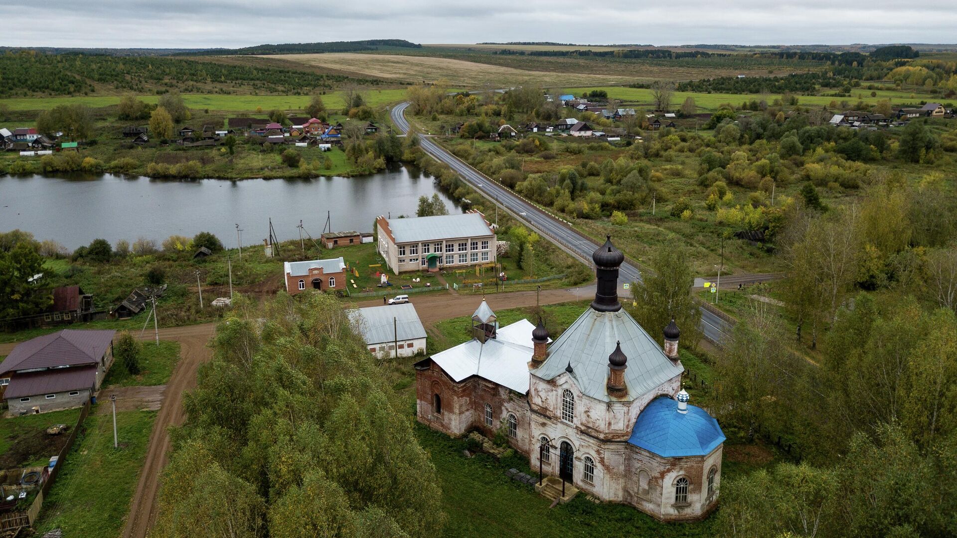 Княже-Владимирская церковь в селе Полозово Пермского края - РИА Новости, 1920, 29.07.2022