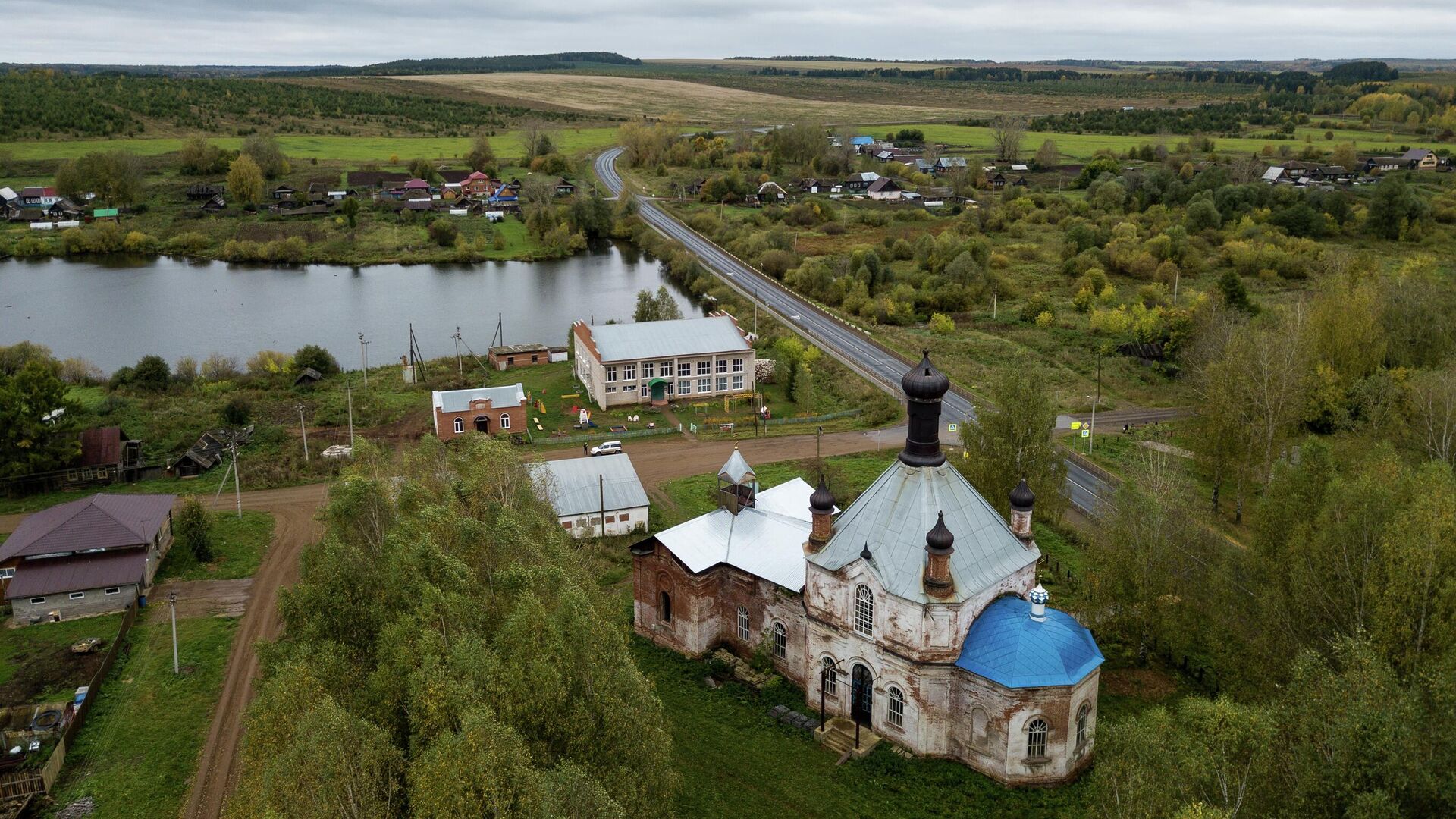 Княже-Владимирская церковь в селе Полозово Пермского края - РИА Новости, 1920, 29.07.2022