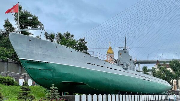Подлодка-музей в центре Владивостока
