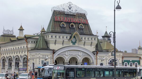 Вокзал Владивостока. Здесь заканчивается Трансиб