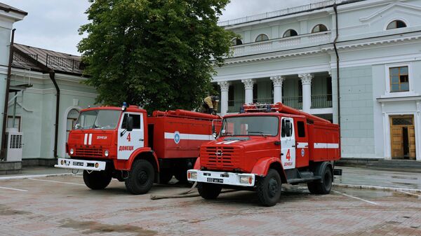 Машины противопожарной службы МЧС ДНР