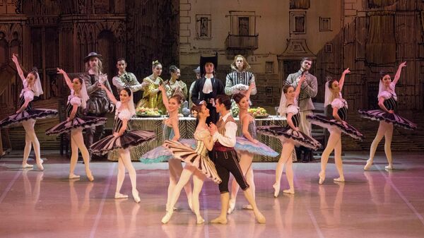 Артисты Санкт-Петербургского театра балета имени Леонида Якобсона в сцене из балета Дон Кихот