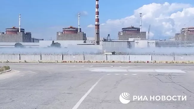 Последствия удара по Запорожской АЭС. Кадр видео Минобороны России