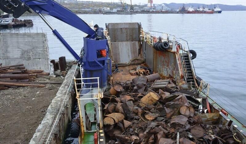 Мусор вывозят на утилизацию Мусор вывозят на утилизацию - РИА Новости, 1920, 22.12.2022