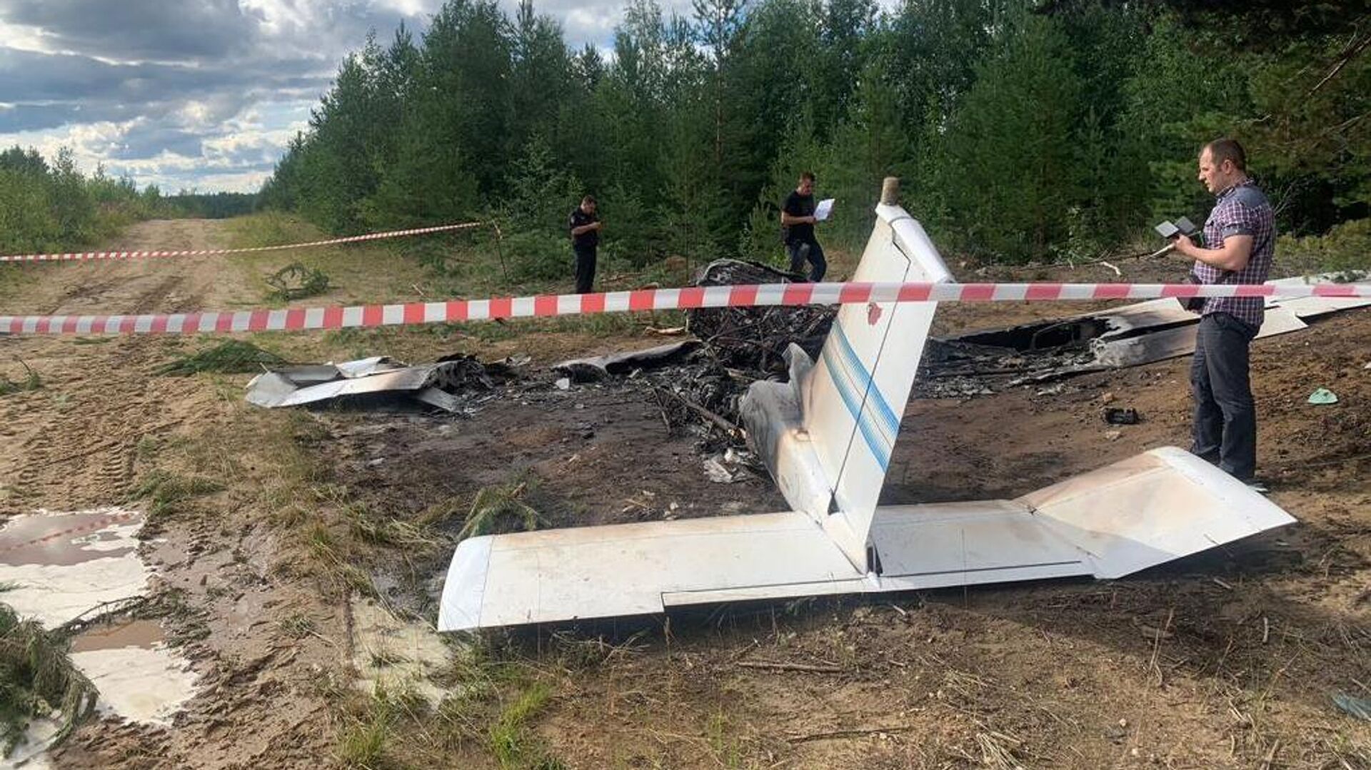 На месте падения легкомоторного самолета Cessna в Коми - РИА Новости, 1920, 03.04.2023