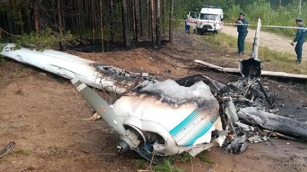 На месте падения легкомоторного самолета Cessna в Коми