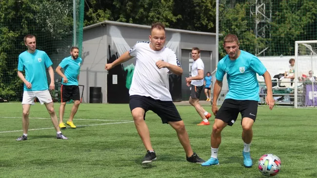 Участники фестиваля уличного футбола Street Fight Football